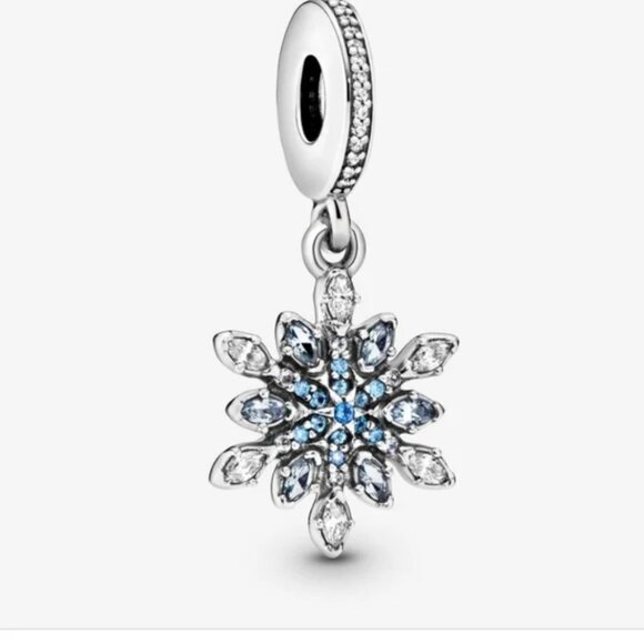 Pandora Jewelry - 🌺Pandora Shimmering Snowflake Dangle Charm
